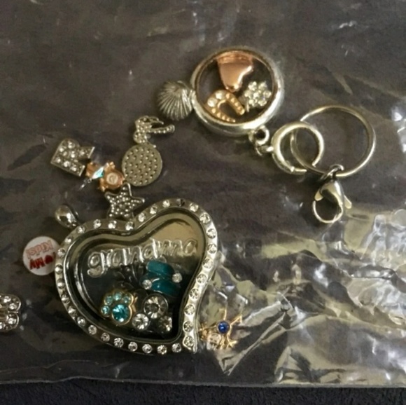 Jewelry - Charm locket an charns
